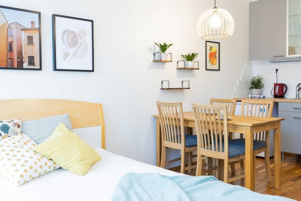 Apartament Lovely 5 Min Walk From Old Town And Seaside