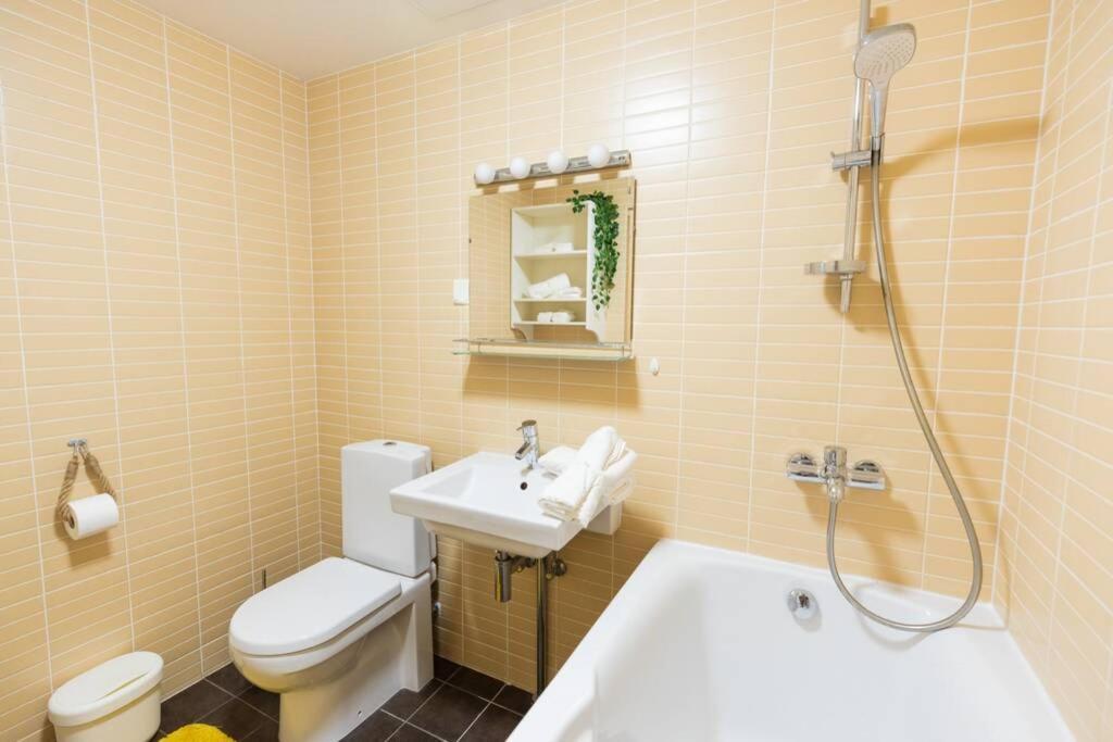 Lovely 5 Min Walk From Old Town And Seaside * Tallin